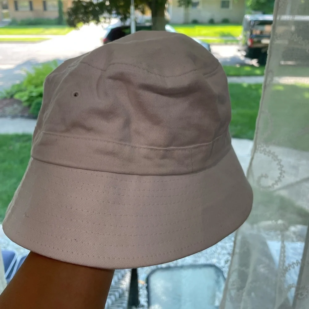 Vintage Style Disney Minnie Mouse Bucket Hat – White Embroidered - Picture 2 of 4